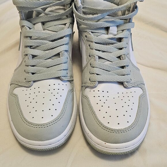 Retro Green Air Jordans — Women's Size 10 - Picture 10 of 11